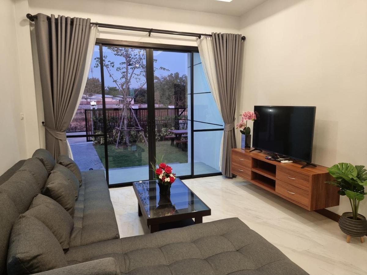 Baan Dalah Buriram Villa Ngoại thất bức ảnh