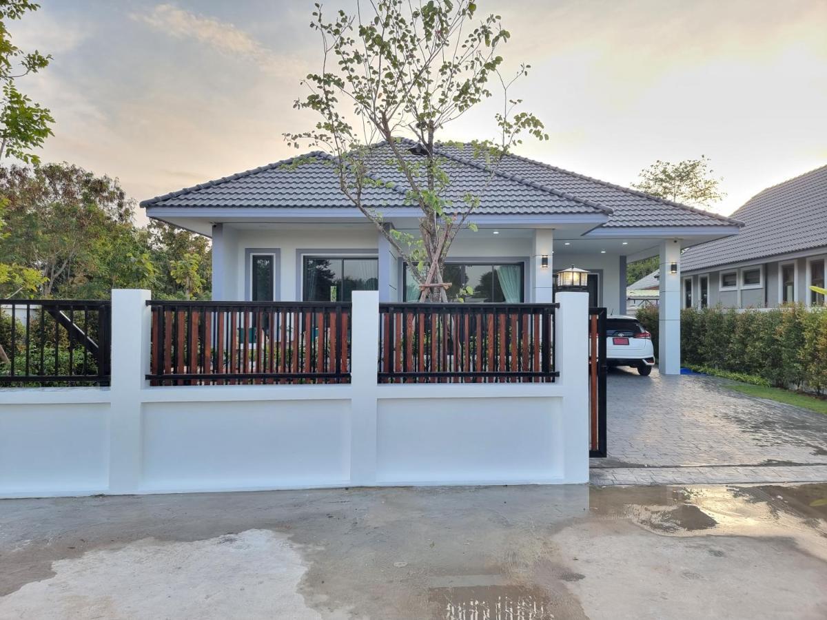 Baan Dalah Buriram Villa Ngoại thất bức ảnh